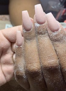 مراحل کاشت ناخن با ژل یا پودر در اندیشه